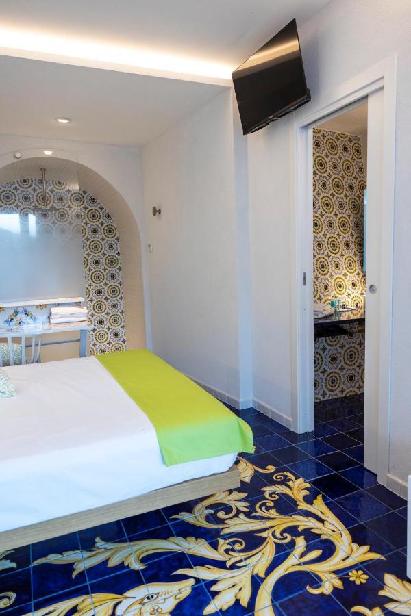 Decori Suites Amalfi Coast - Free Parking Vietri 외부 사진