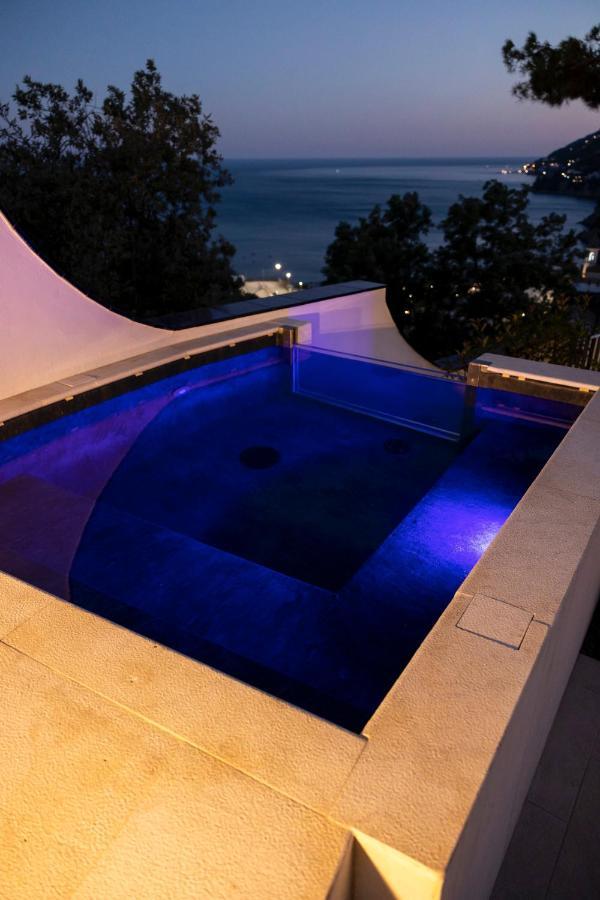 Decori Suites Amalfi Coast - Free Parking Vietri 외부 사진